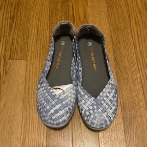 Light blue shoes by Bernie Mev.